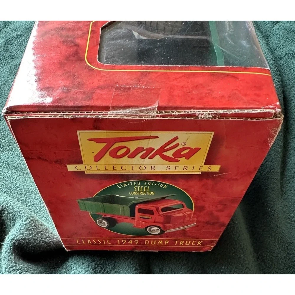 TONKA COLLECTOR SERIES CLASSIC 1949 DUMP TRUCK 1:18 50TH ANNIVERSARY 1997 NIB